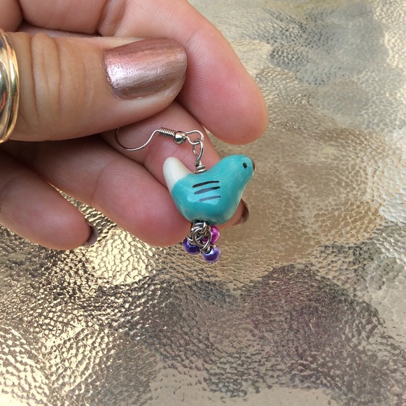 Fun bird with eggs earrings - Picture 3 of 3